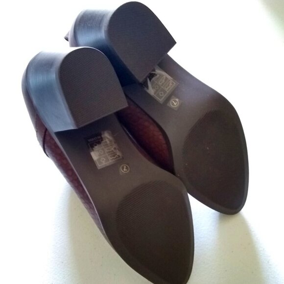 NWB ~ Sz 7 Block Heel! Brown Slip-On Ankle Booties ~ Journee Collection "Terri" - Picture 6 of 14